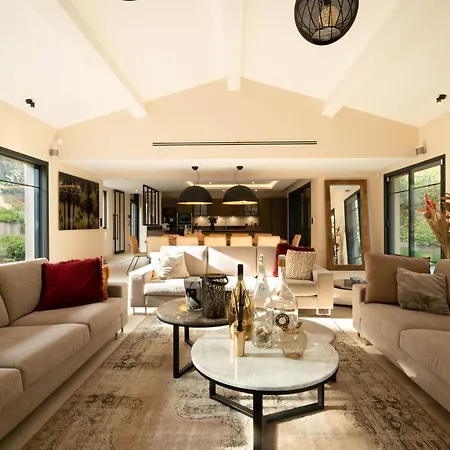Ghislaine Villa Saint-Tropez