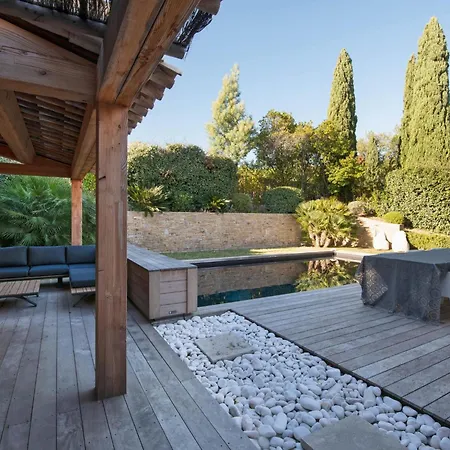 Ghislaine Villa